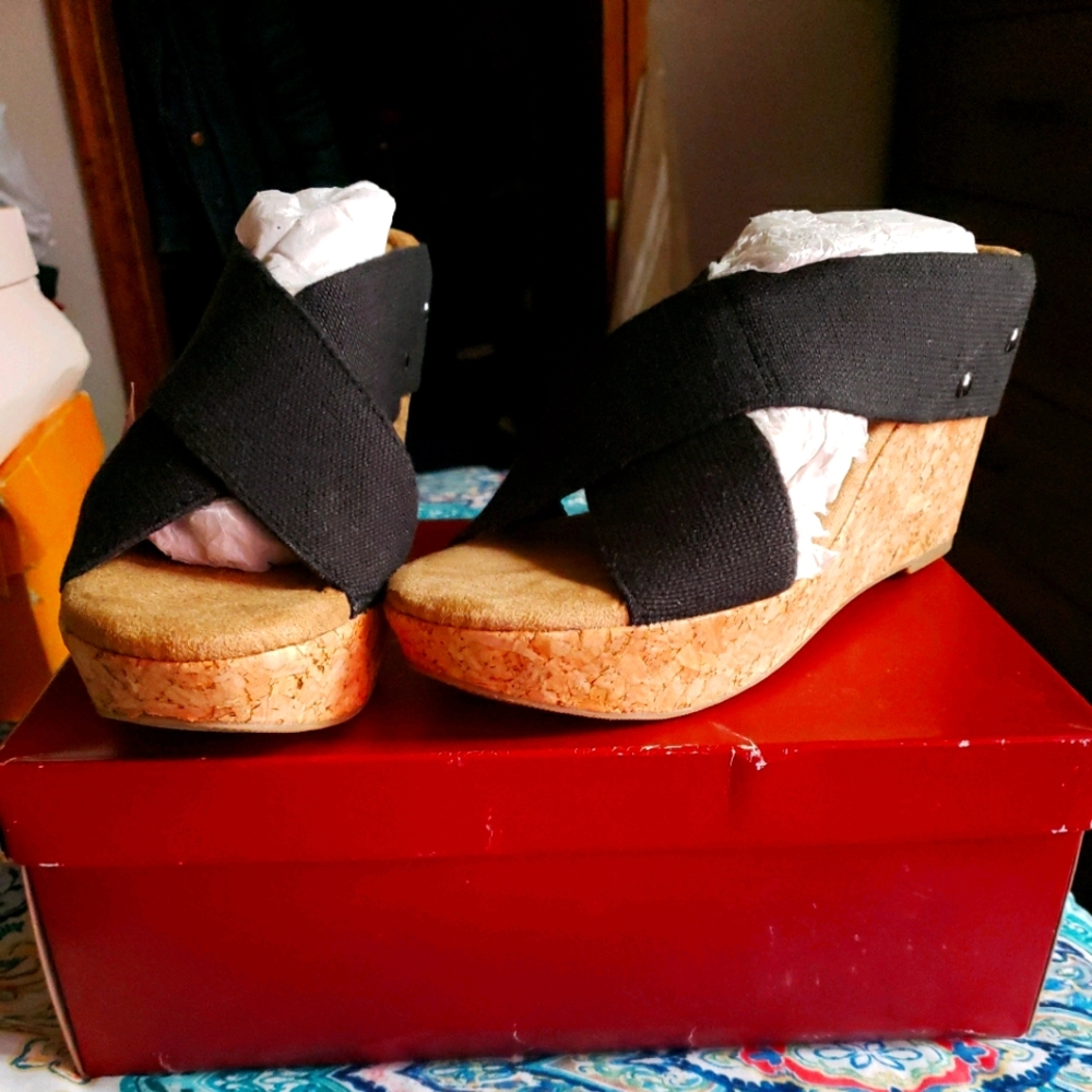 Wedge slip-on